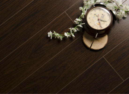如何选购优质的实木地板？