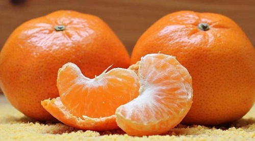 吃太多橘子皮肤会发黄这是因为