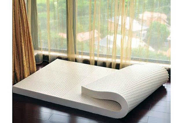 长期睡乳胶床垫的危害 长期睡乳胶床垫的危害有哪些