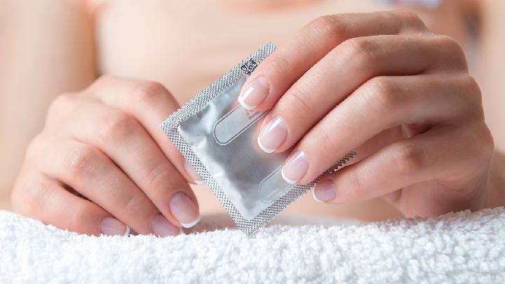 经常吃避孕药的危害女性要重视（经常吃避孕药的危害女性要重视什么）