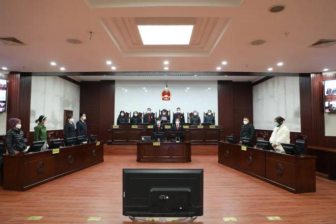 女子举报父亲被打死一案两人获刑 审判长：村支书系一人到场 未见持凶器