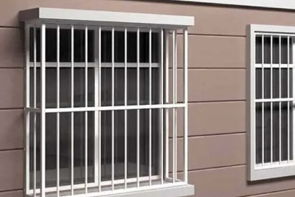 防盗窗装里面好还是装窗户外好 防盗窗装在窗户里面好还是外面好