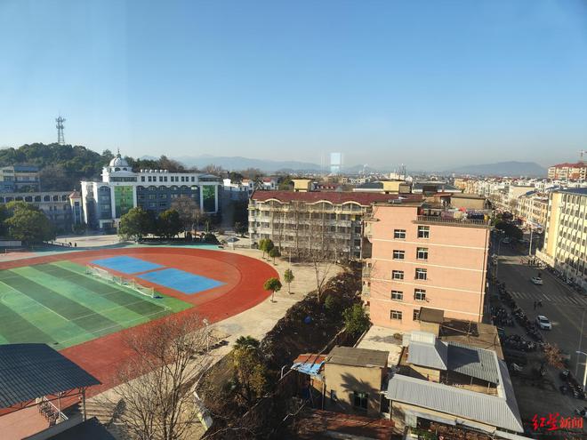 胡鑫宇系自缢死亡