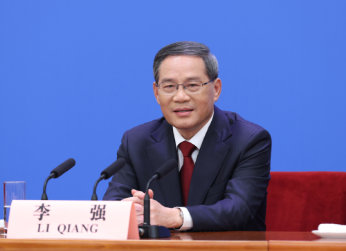 李强同俄罗斯总理米舒斯京通电话