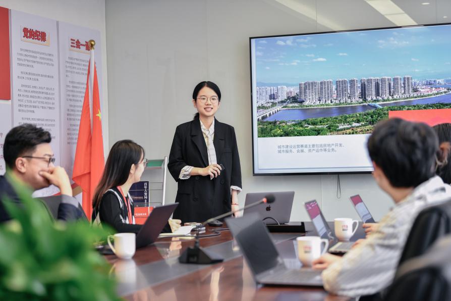 创先者 | 黄曦弘:忙而不茫的“寻路者”