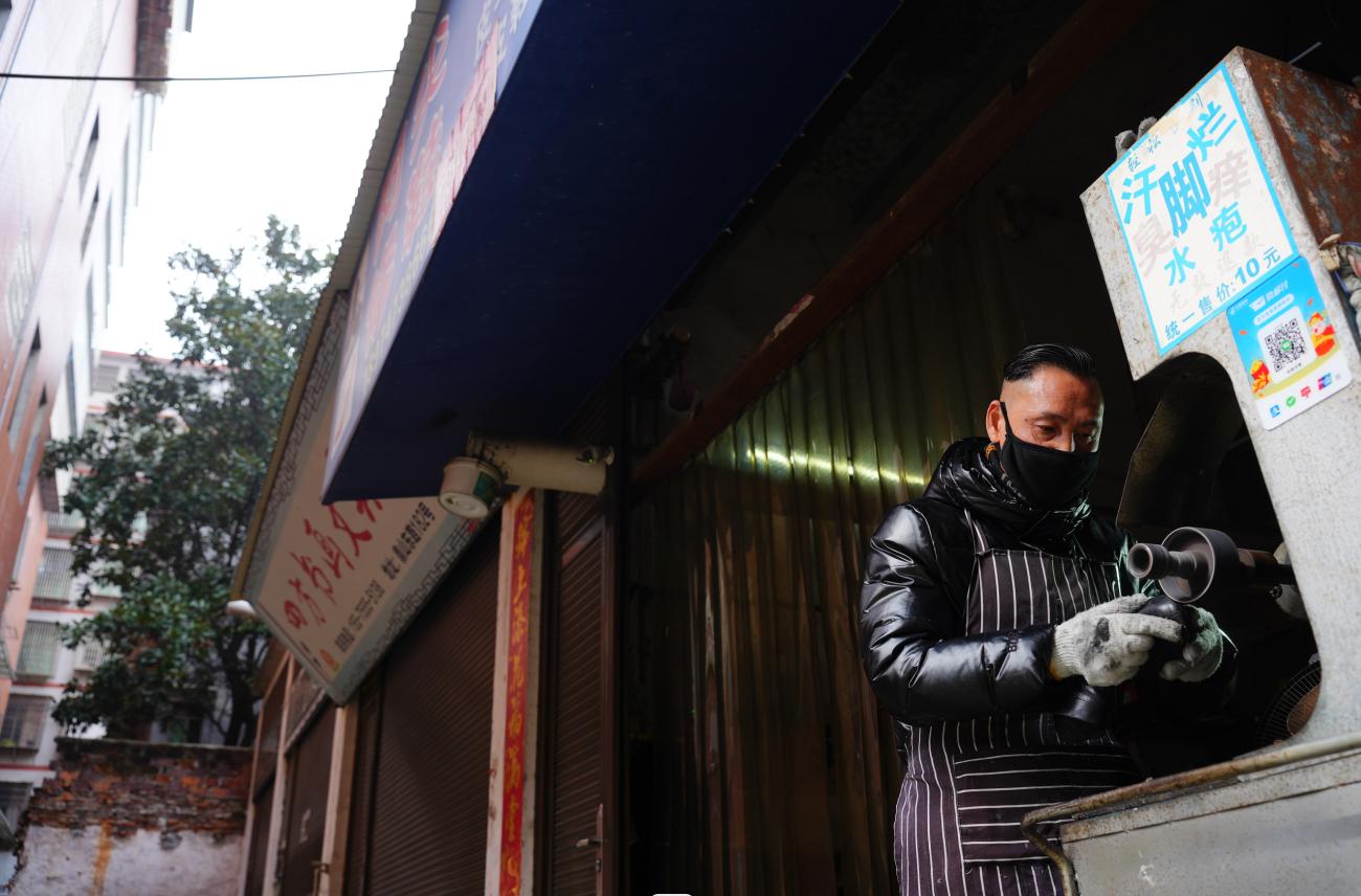 哀悼!衡阳修鞋匠包机将患癌母亲从台湾接回家,今日凌晨老人与世长辞