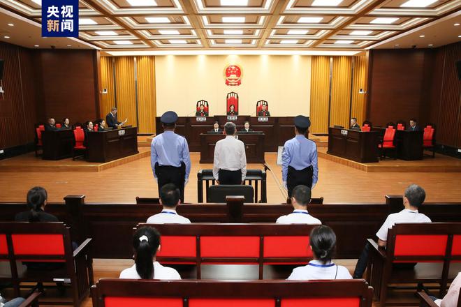 陕西省人大常委会原副主任李金柱受贿案一审开庭