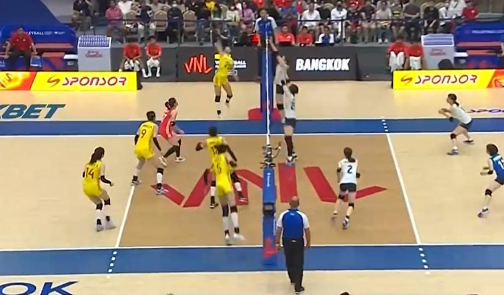 世界女排联赛总决赛打响,中国女排0比3不敌日本无缘四强