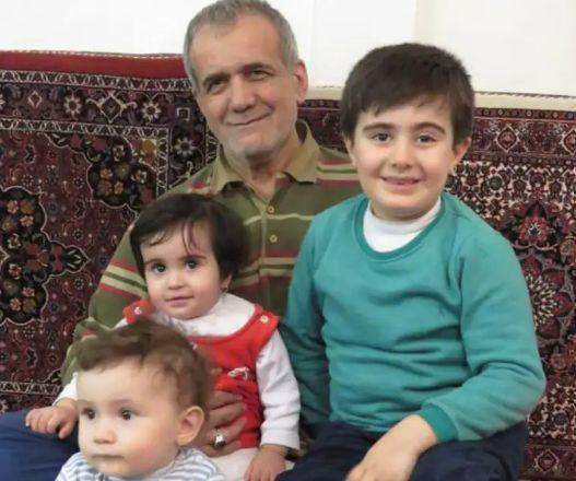 伊朗新总统,宠女“老父亲”