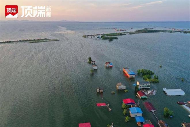 直击湖南华容团洲垸决口现场:封堵有序进行,每小时推进两三米